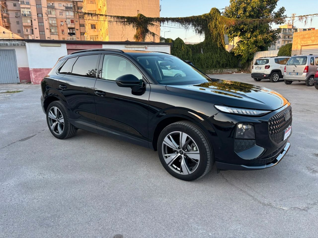 Audi Q3 2.0 Tsfi quattro Business 204 cv S Troni imagem 3