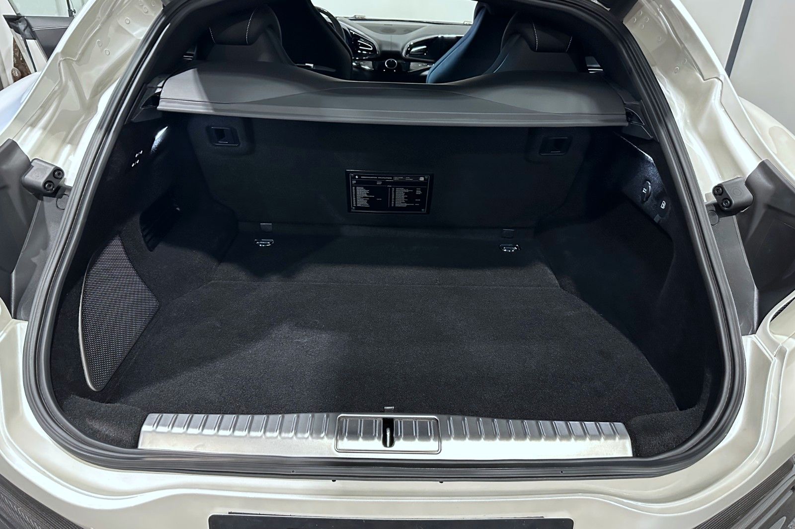 Fahrzeugabbildung Ferrari Purosangue | Carbon | Panorama | Massage Seats