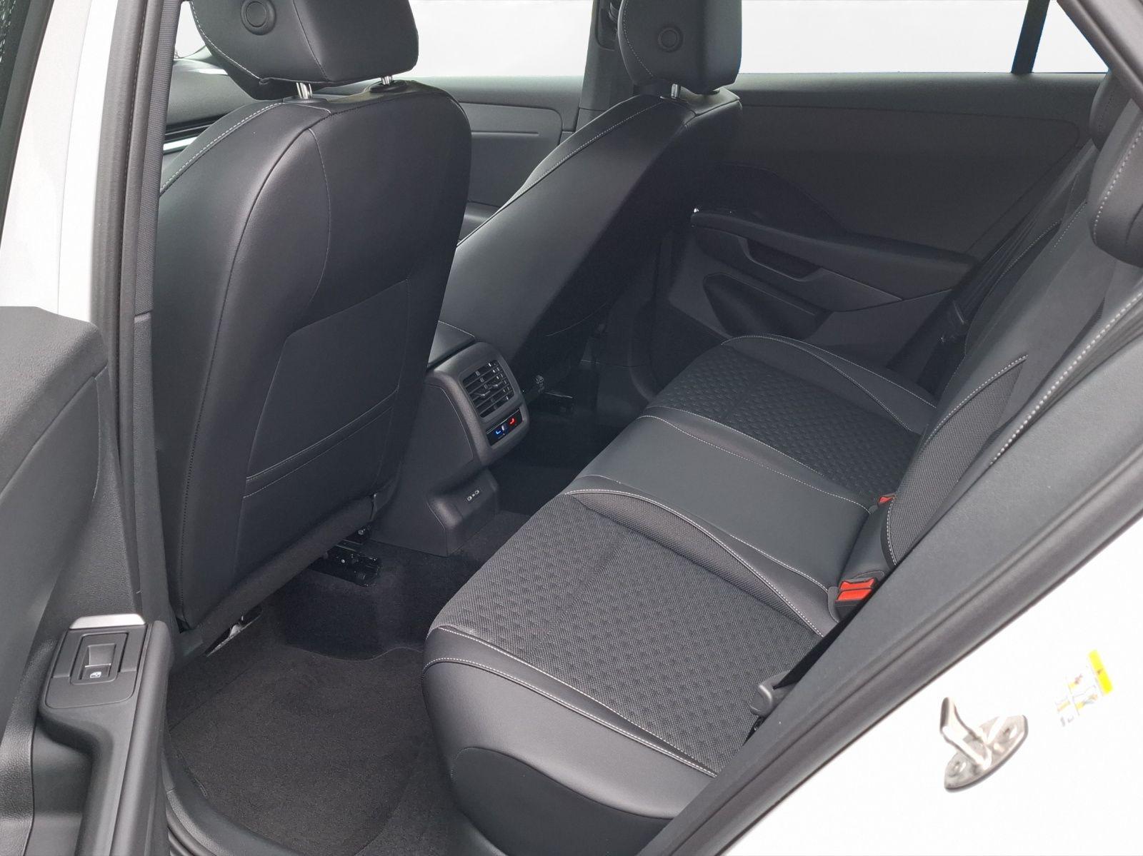 Volkswagen T-Roc R-Line 150 PS DSG | Ahzv. | NAVI | NAVI uv