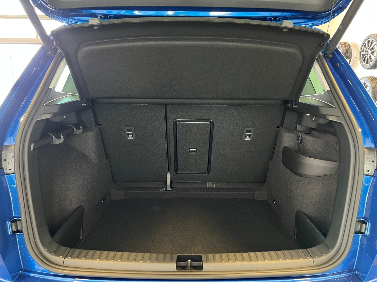 Fahrzeugabbildung SKODA Karoq DRIVE 1.5 TSI DSG *AHK, ACC, LED, Virtual