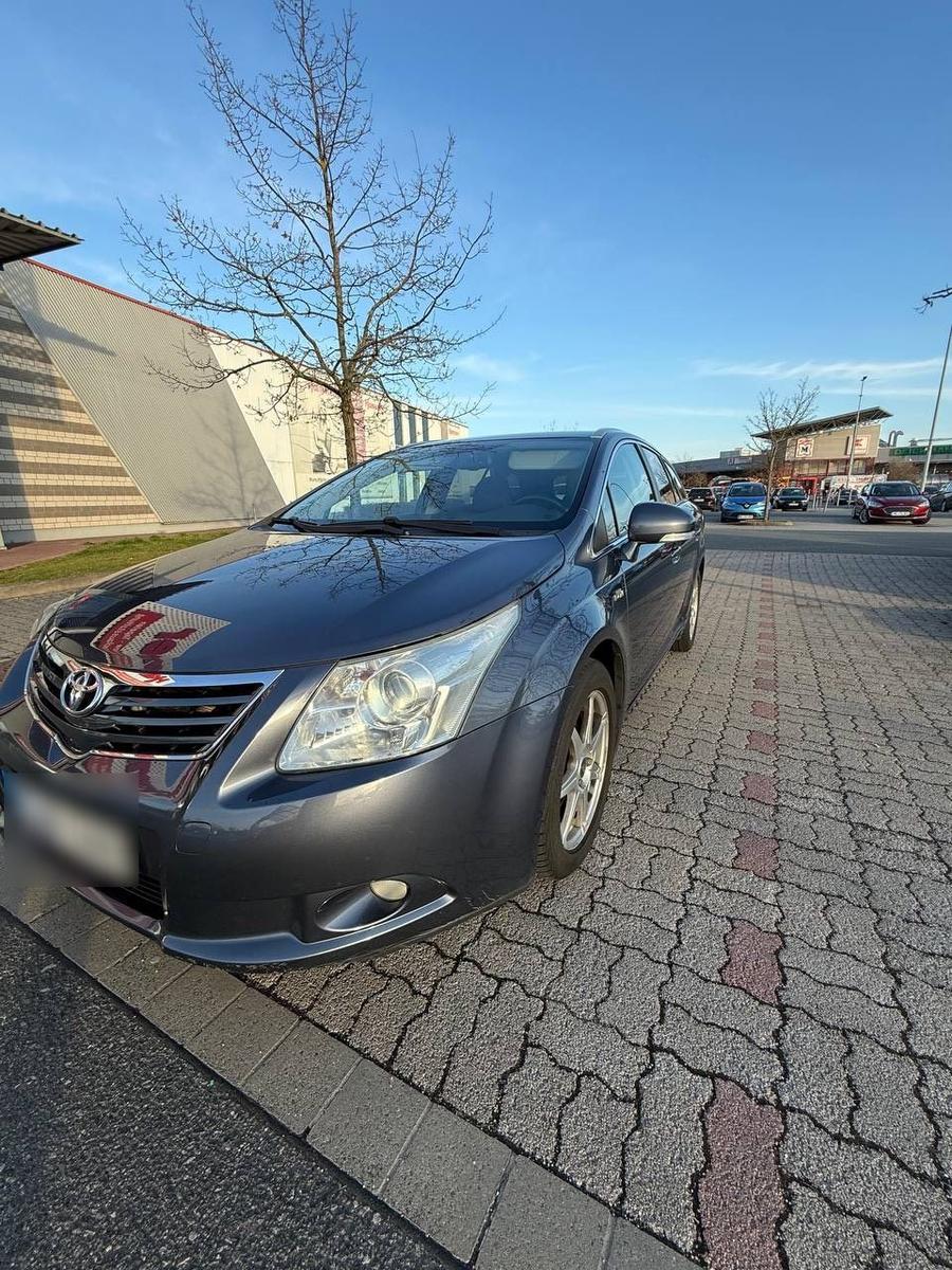 Toyota Avensis 2009 — photo 8
