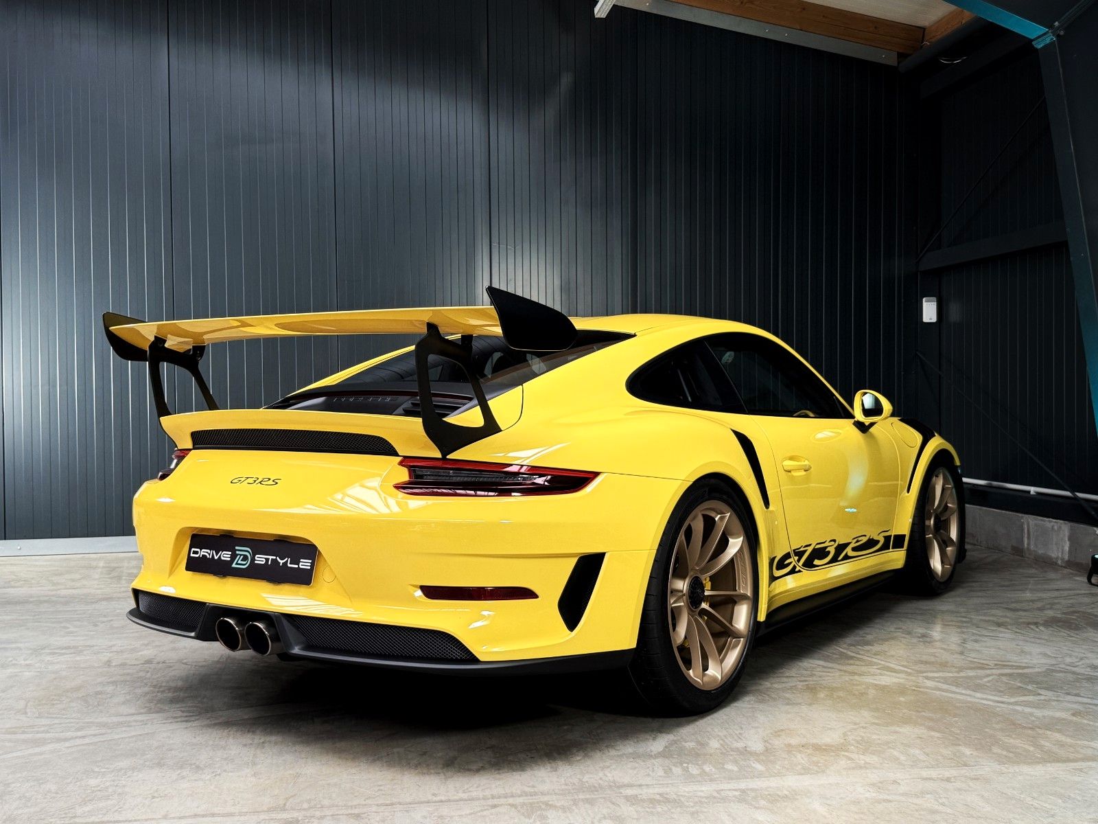 Fahrzeugabbildung Porsche 911 GT3 RS + vor OPF + 266 km + PCCB + Clubsport