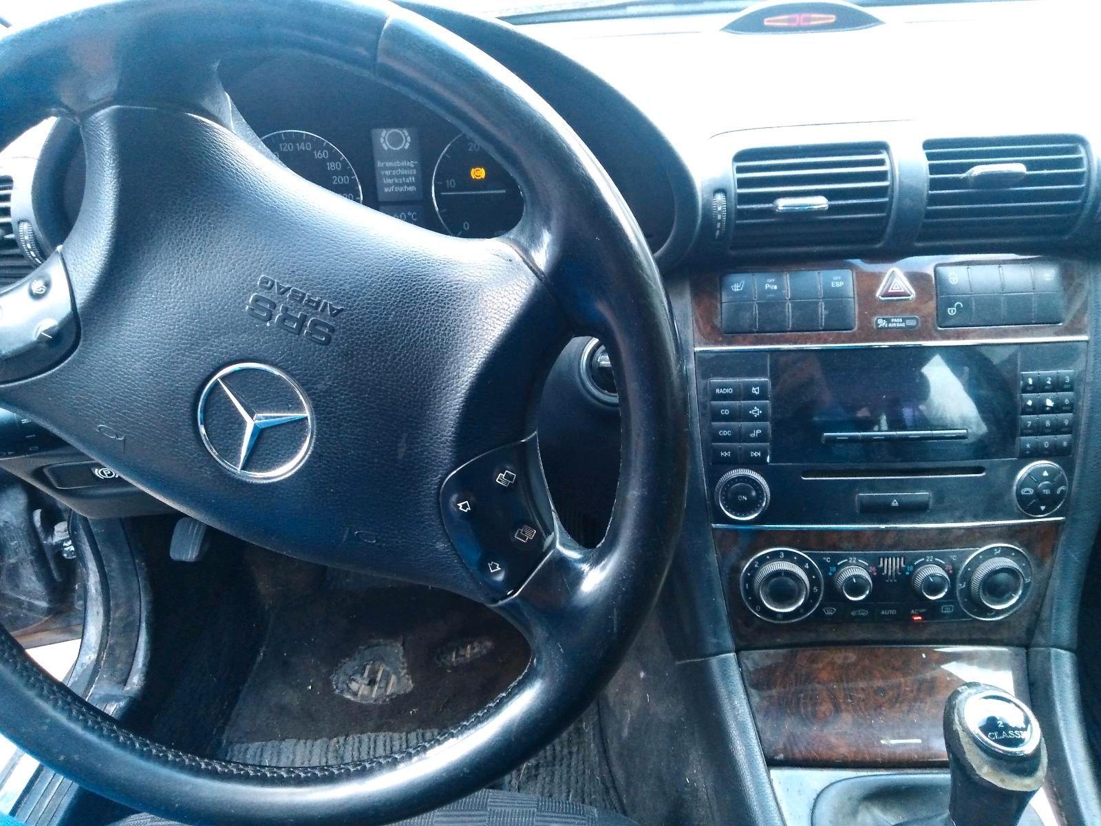 Mercedes-Benz C220 2004 — двигун