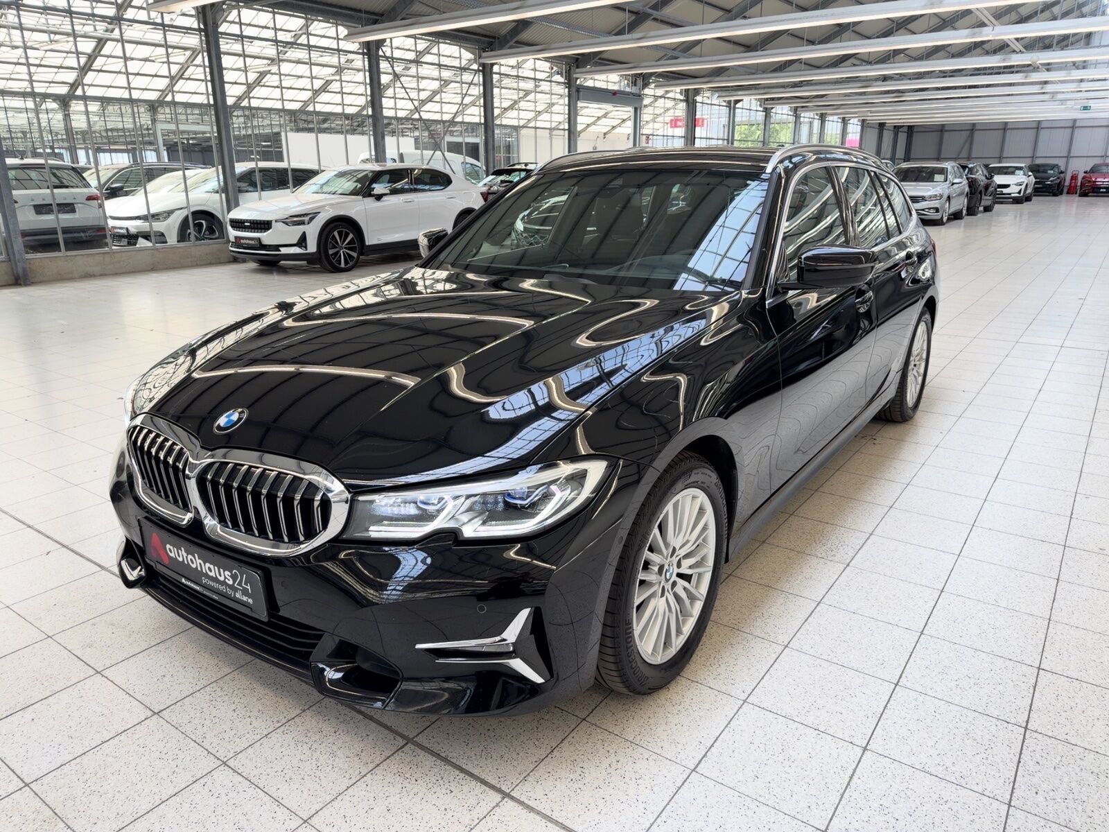 BMW 330 i Luxury Line HeadUp|HarmanKardon|Navi foto 3