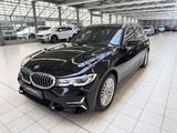 BMW 330 i Luxury Line HeadUp|HarmanKardon|Navi - schwarze BMW 330
