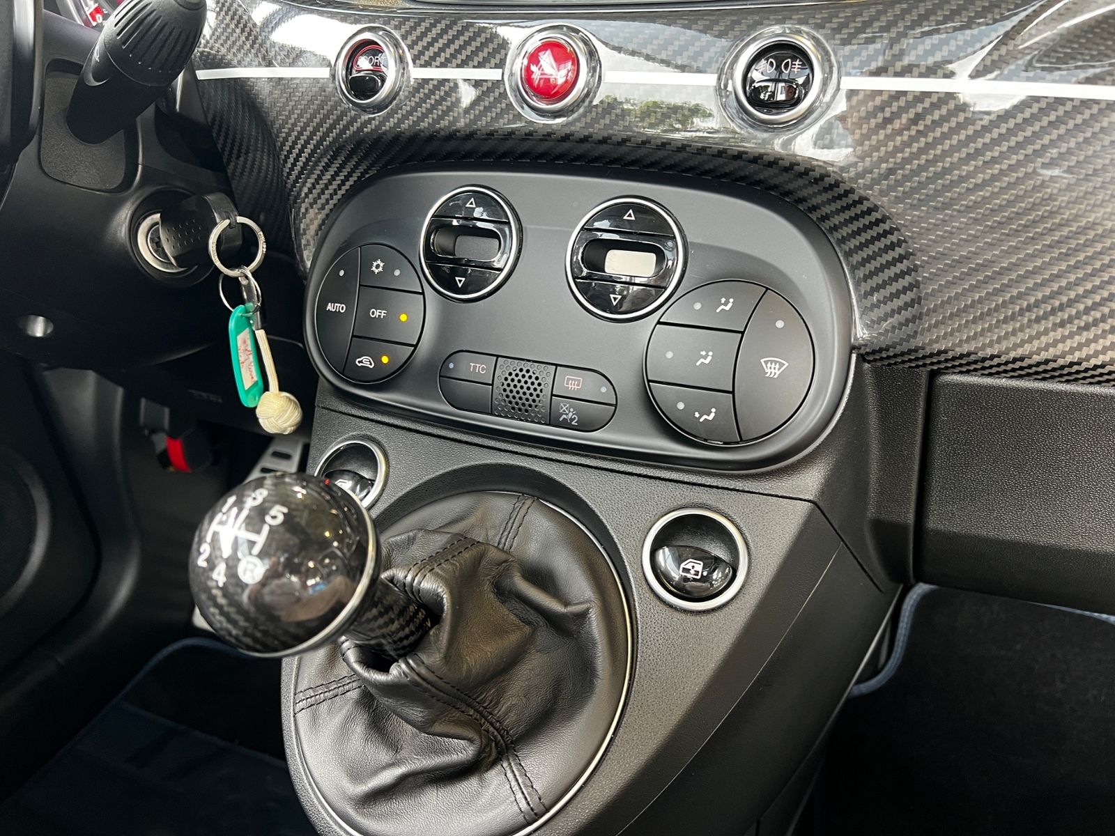 Fahrzeugabbildung Abarth 695C Rivale 175th Anniversary XEN NAVI LEDER Sit