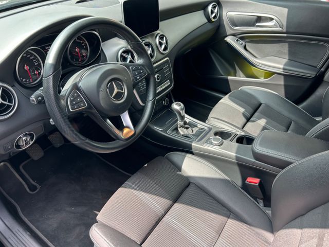 Fahrzeugabbildung Mercedes-Benz CLA 200 Shooting Brake+AHK+Navi+LED+SHZ+BT+PDC