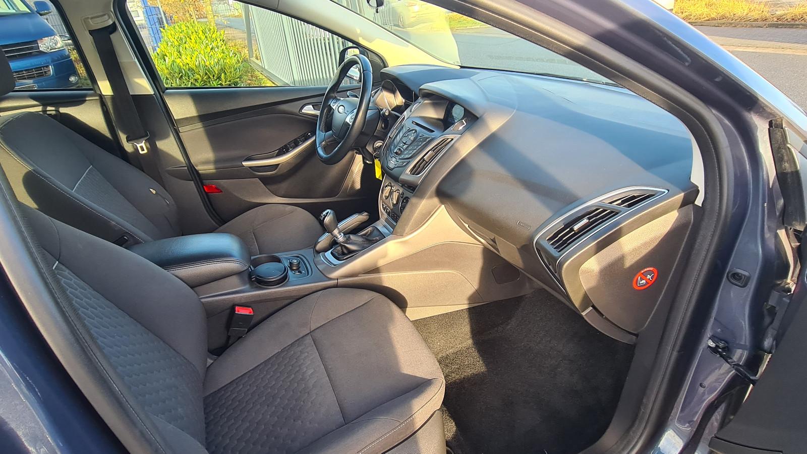 Ford Focus 2013 — photo 9