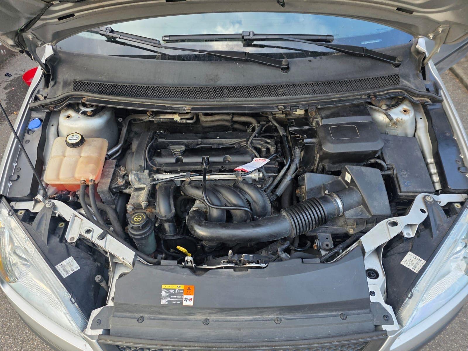 Ford Focus 2006 — вигляд ззаду