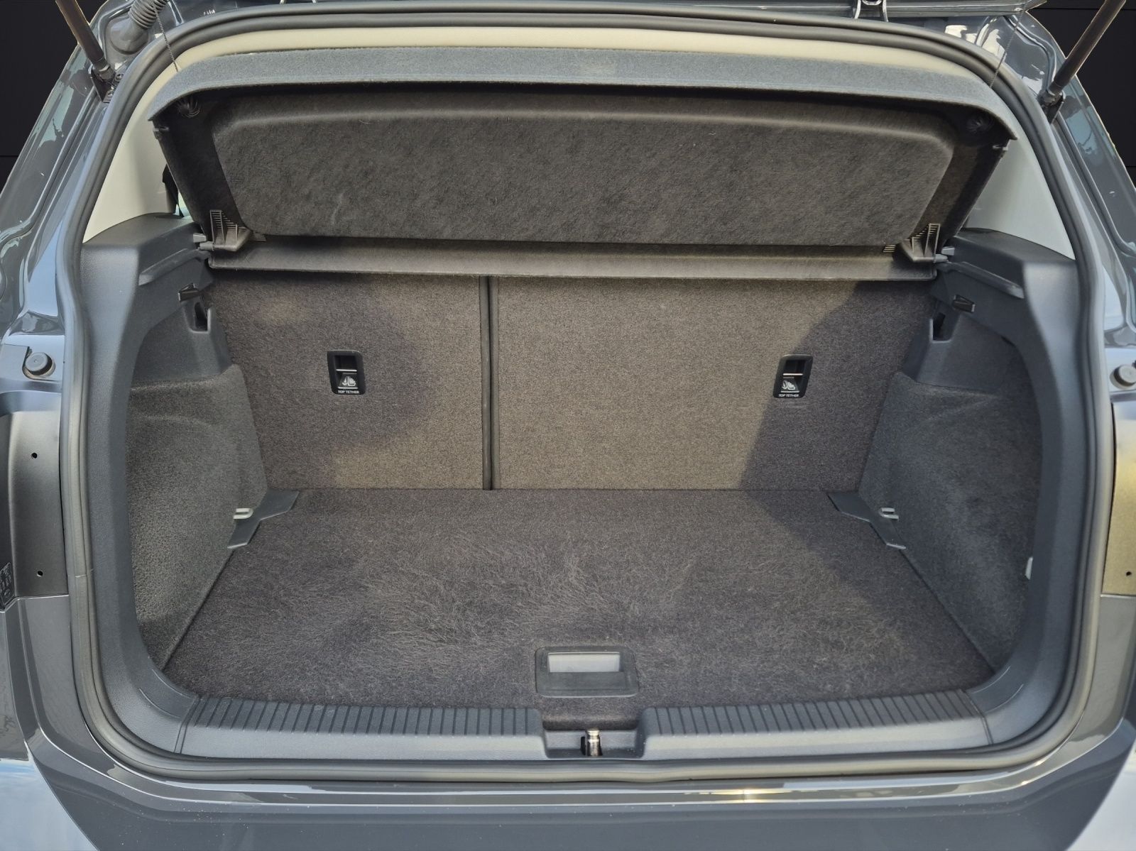 Fahrzeugabbildung Volkswagen T-Cross TSI Life DSG NSW SHZ