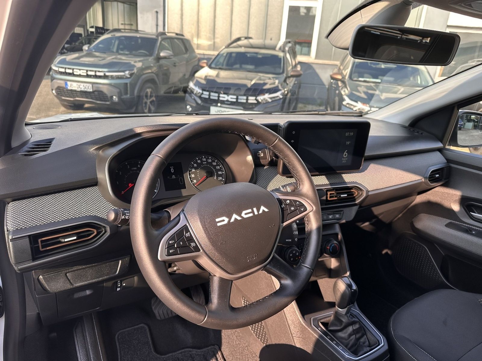 Fahrzeugabbildung Dacia Sandero Stepway Expression TCe 90 Automatik