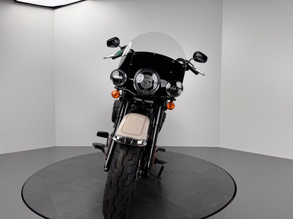 Fahrzeugabbildung Harley-Davidson SOFTAIL HERITAGE CLASSIC *JEKILL&HYDE *NEUWERTIG