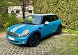 MINI COOPER * Blau mit weißen Rallyestreifen * 120 PS - Rallye Autos