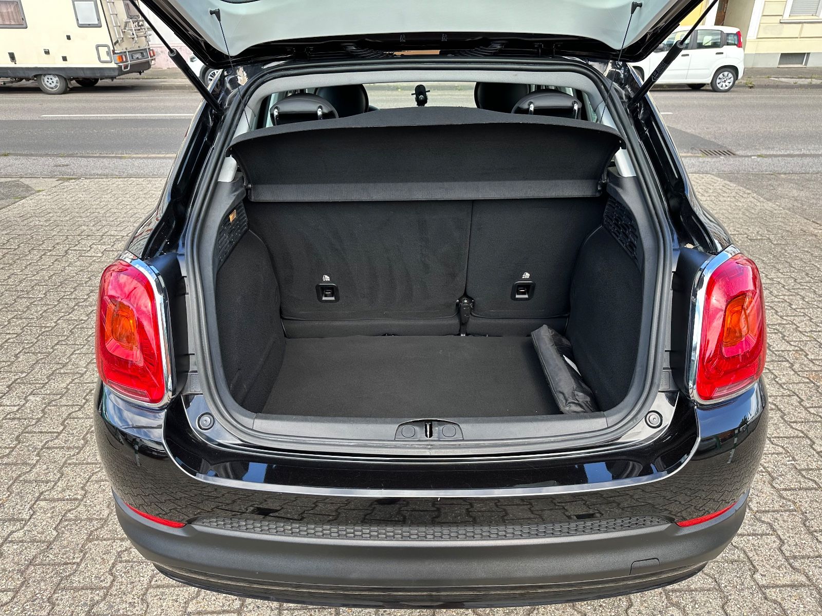 Fahrzeugabbildung Fiat 500X Pop 2-HAND KLIMA 2-FARBIG TOP