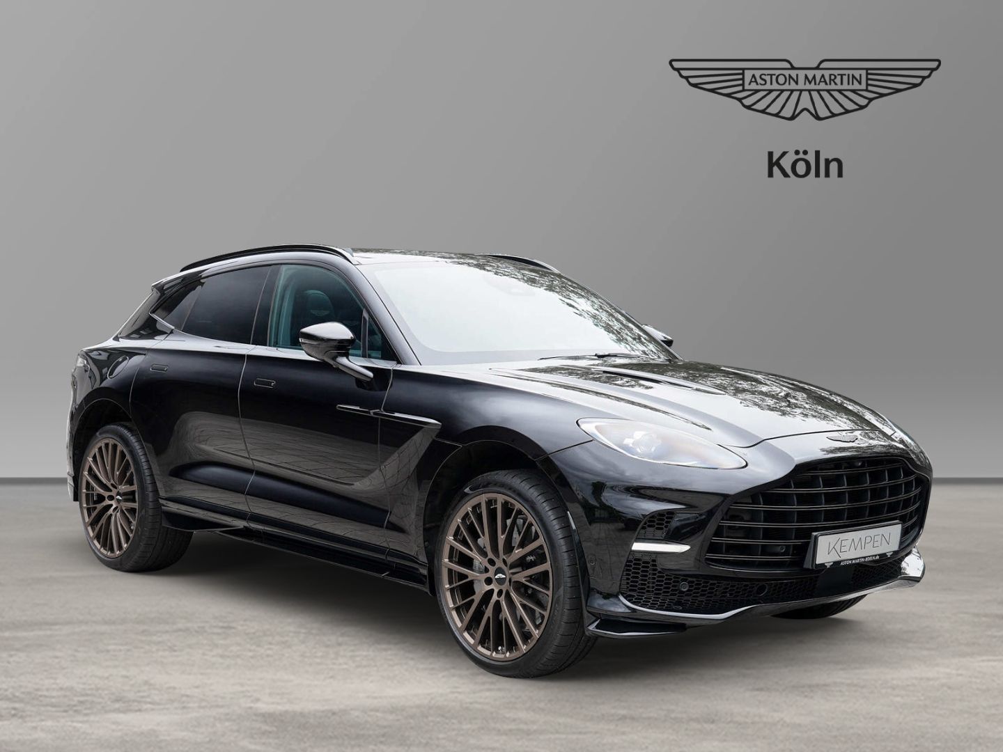 Aston Martin DBX 707 Ultramarine Black / Dark Knight foto 2