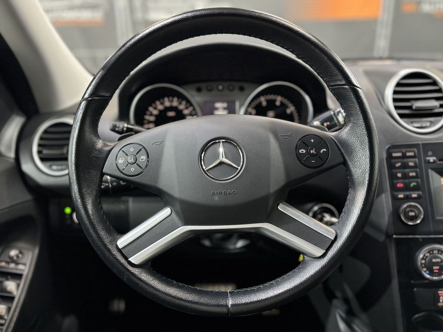 Fahrzeugabbildung Mercedes-Benz ML 350 4 Matic Sport#Luft#Xenon#AHK#Alcantara#Am