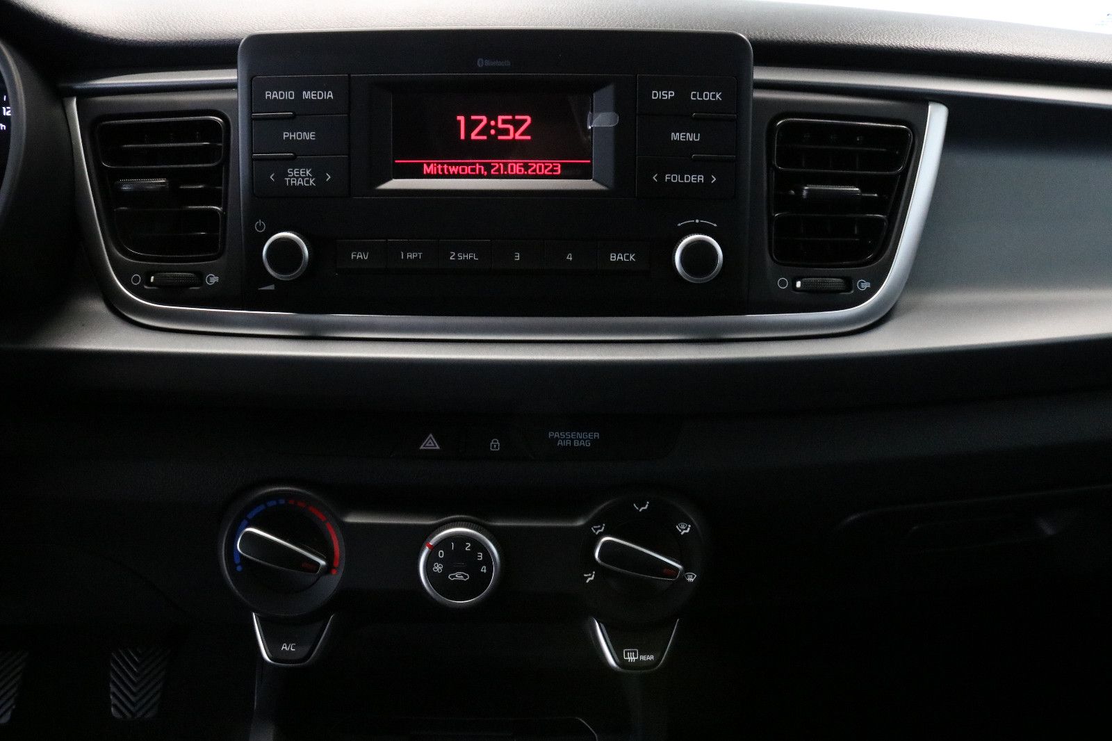 Fahrzeugabbildung Kia Rio   1,2 DPI 62 KW 84 PS  Klimaanlage