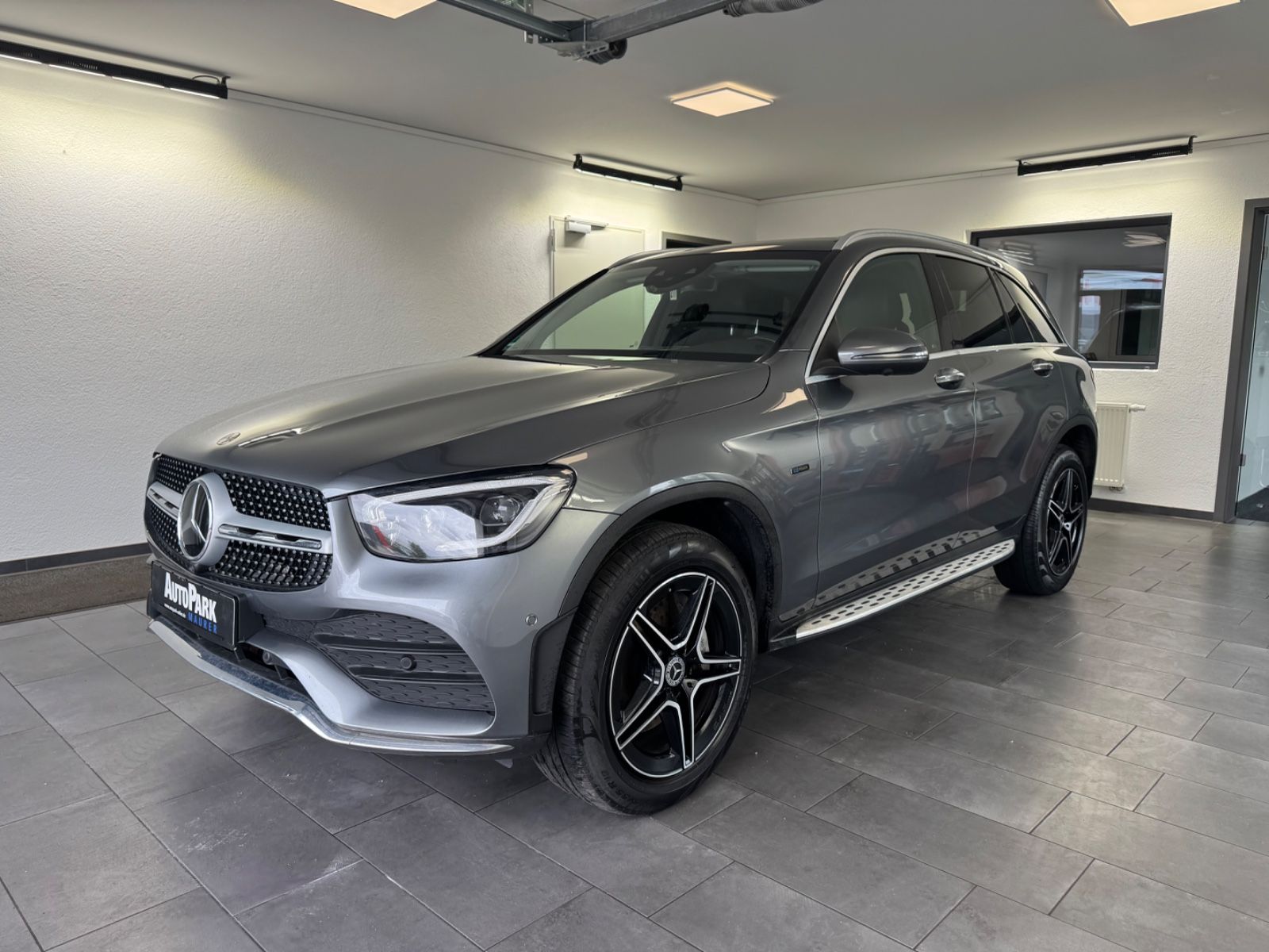 MERCEDES-BENZ GLC 300 de 4Matic AMG*