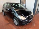 Mercedes-Benz A 180/2.Hd/Scheckheft bei Mercedes/TÜV Neu/MOPF - gebrauchte Mercedes-Benz A 180 aus dem Jahr 2011