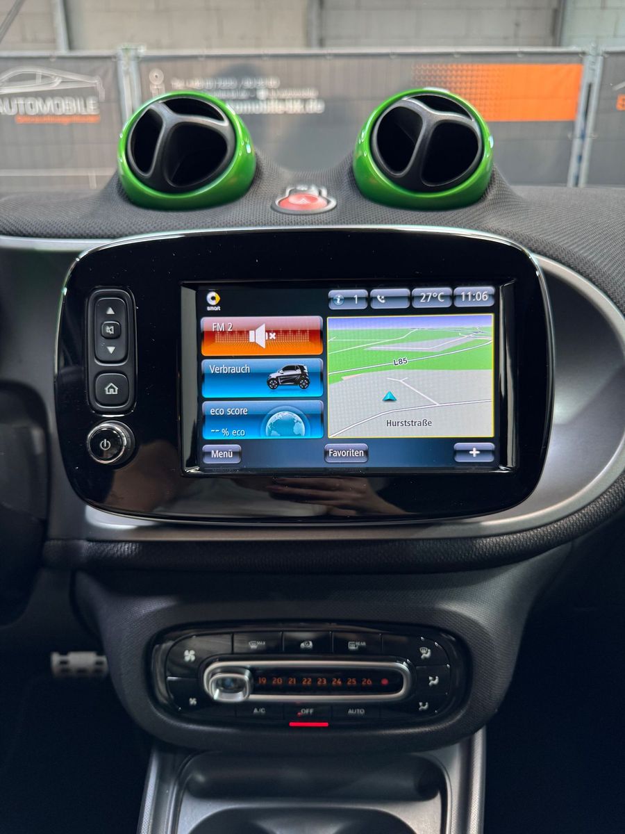 Fahrzeugabbildung Smart forTwo Brabus Edition Greenflash#Leder#Spur#JBL#