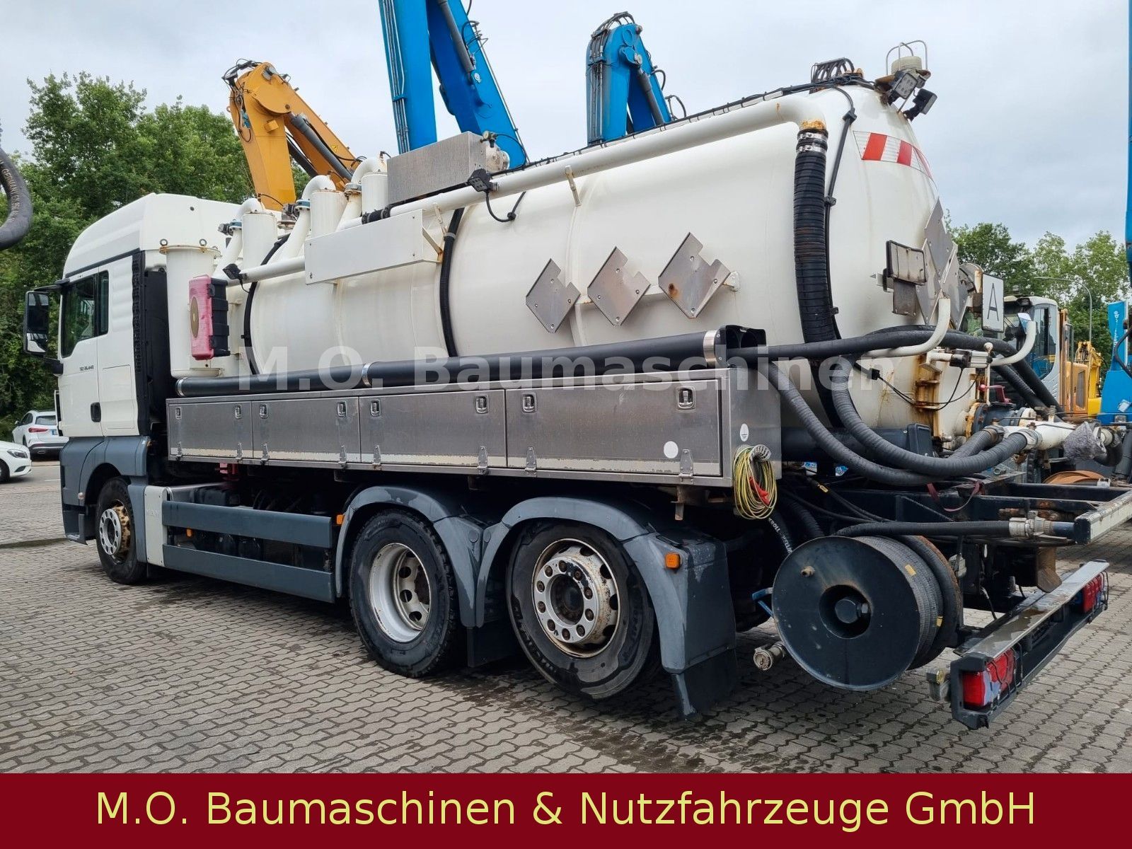 Fahrzeugabbildung MAN TGX 26.440 / Kroll 35609 / L+L Achse / Euro5/ADR