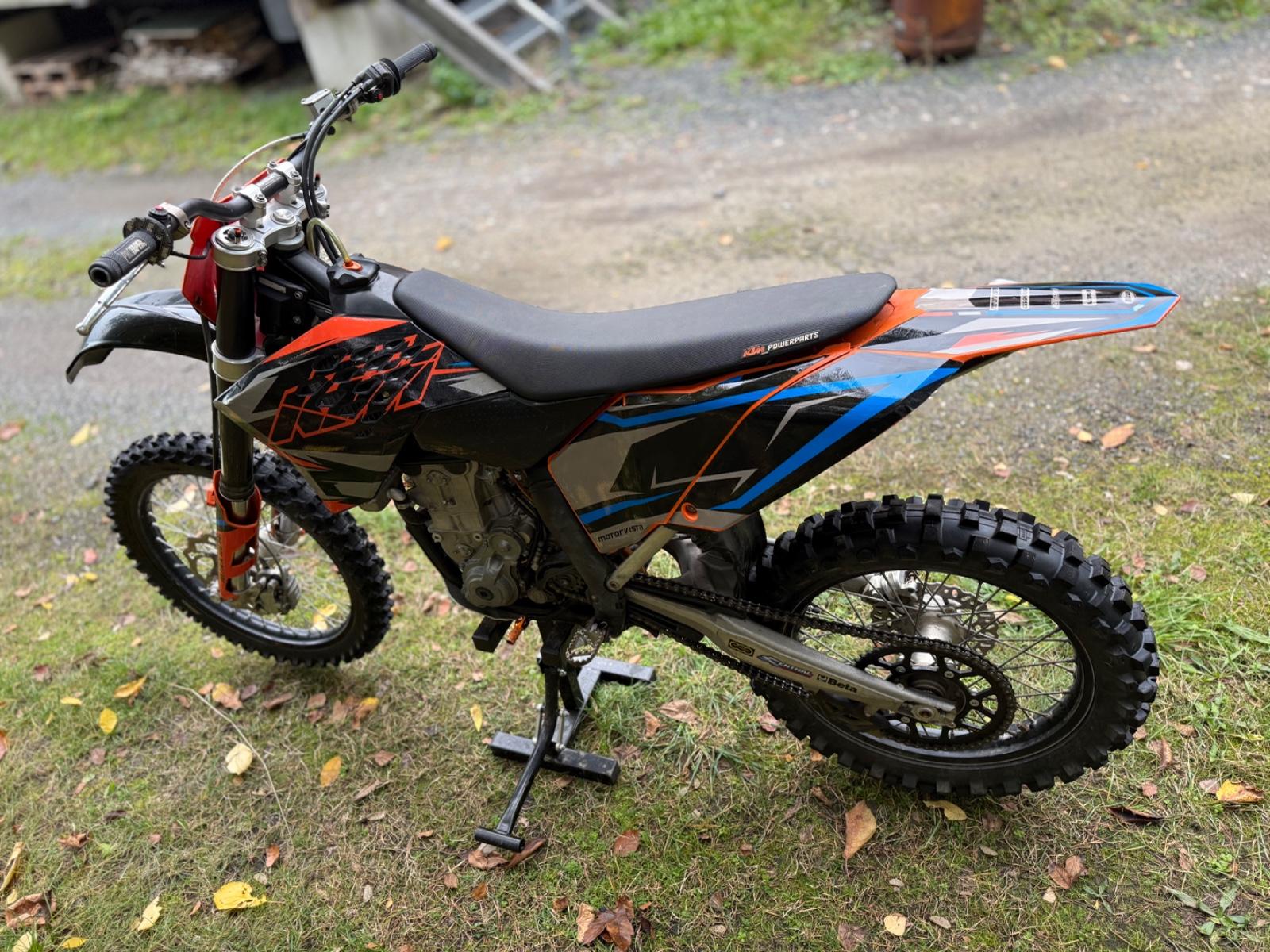 KTM  2007 — вигляд ззаду