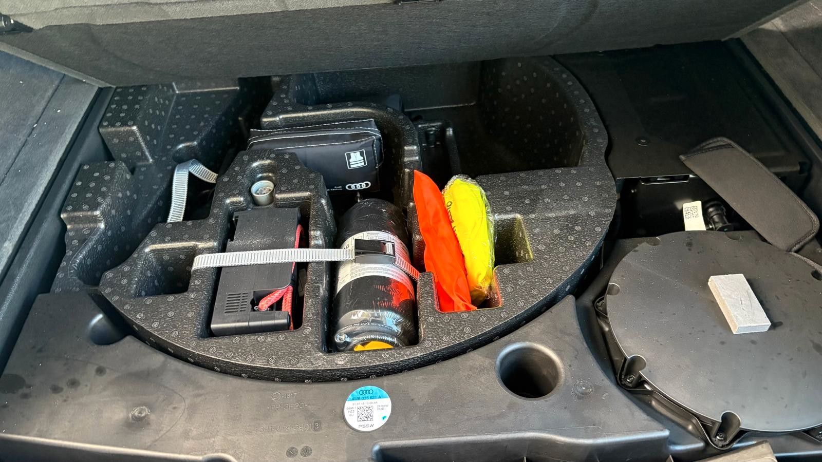 Fahrzeugabbildung Audi Q8 50 TDI s sitze raute, hud 22 zoll allradlenk