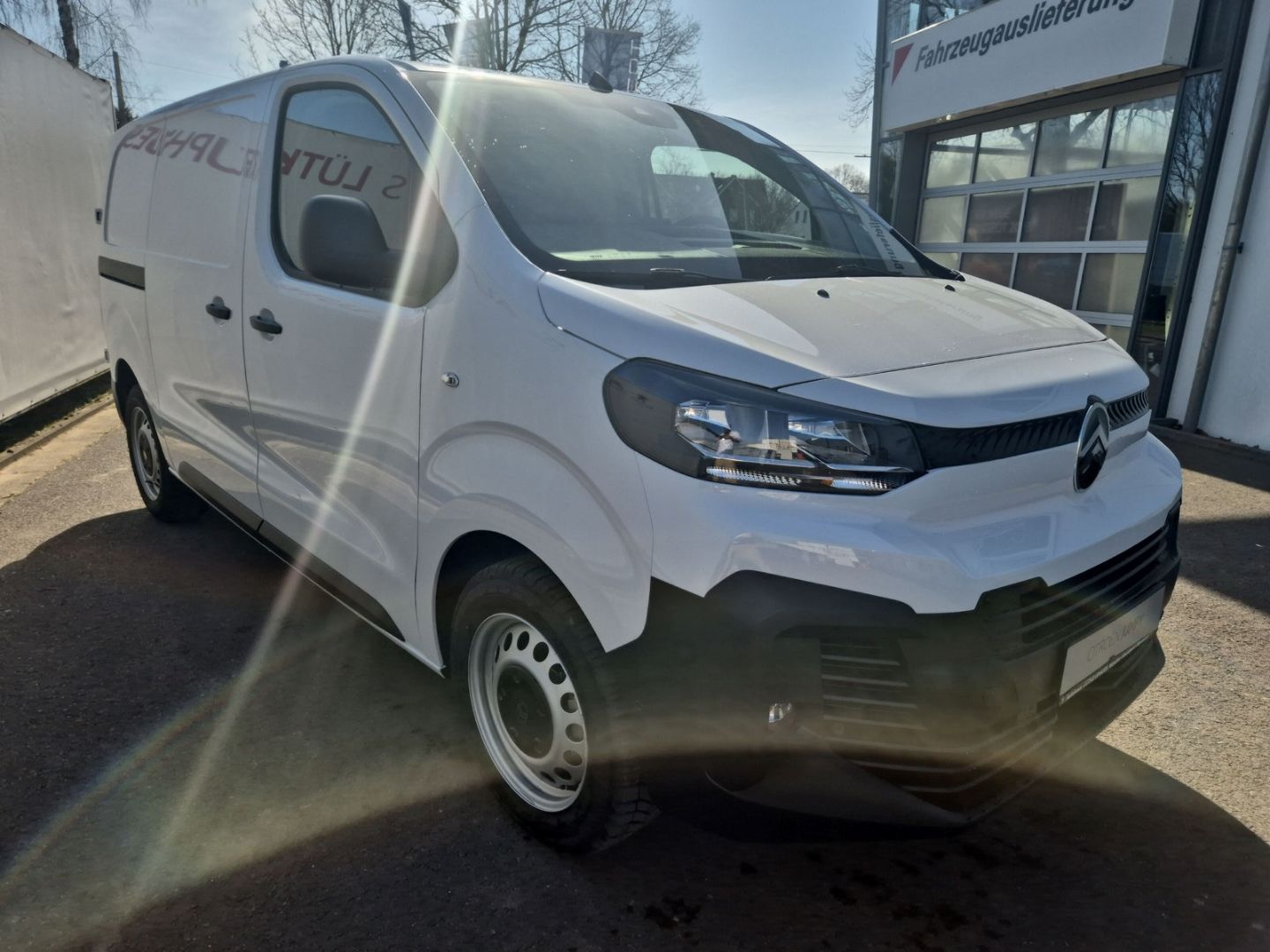 Fahrzeugabbildung Citroën Jumpy KW Standard (L2) 2.0 BlueHDi 145  AHK-abn.