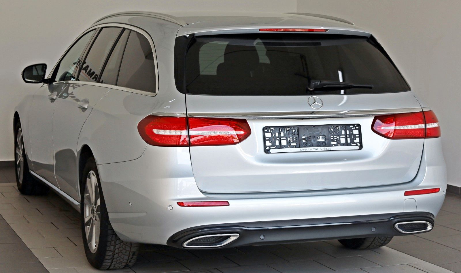 Fahrzeugabbildung Mercedes-Benz E 220d, Avantgarde, Leder,Navi,LED,SH,Kamera,AHK