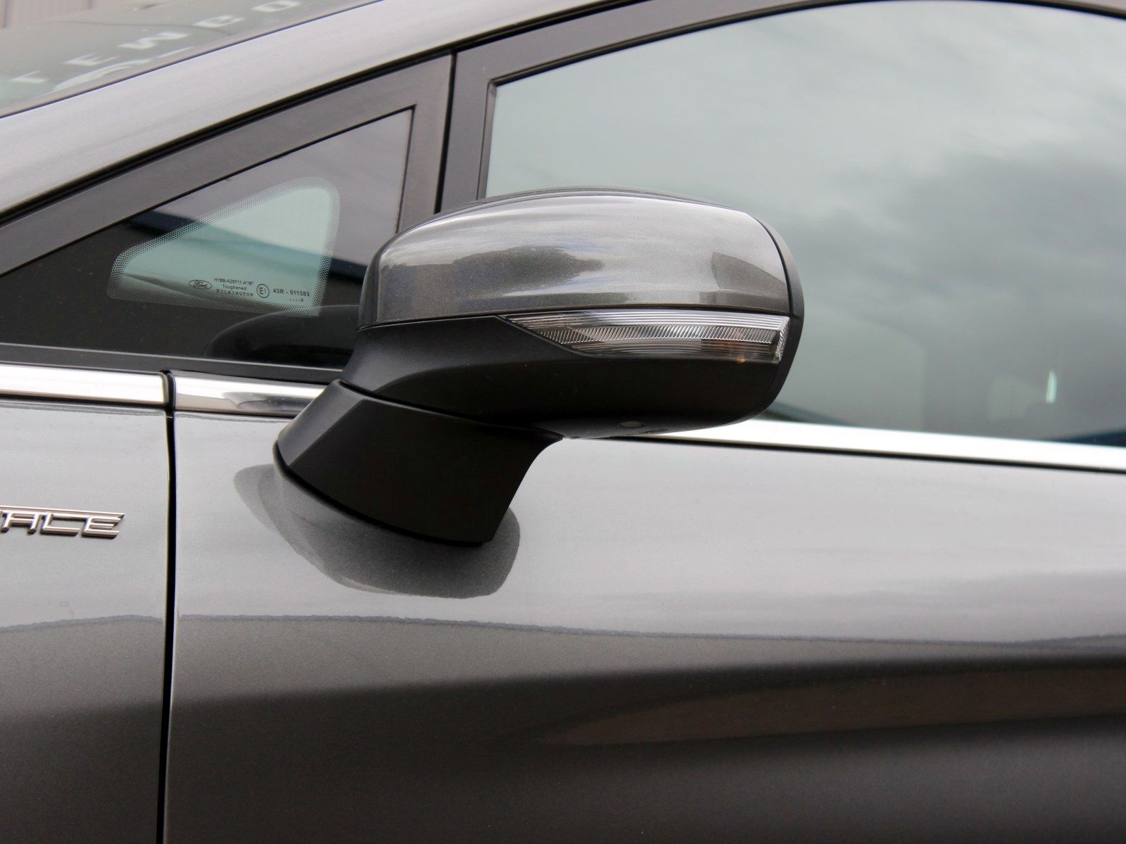 Fahrzeugabbildung Ford Fiesta Vignale 1,0 EcoBoost Start/Stopp