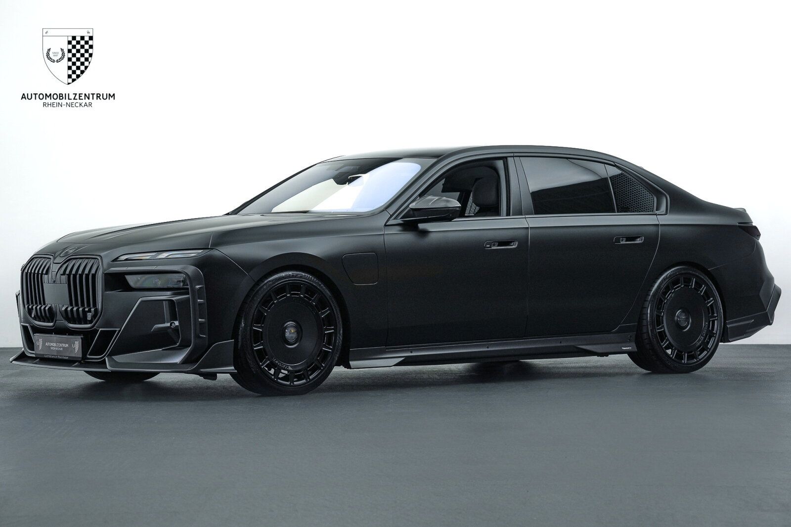 BMW 750e MANSORY FullCarbon Executive SkyLounge foto 3