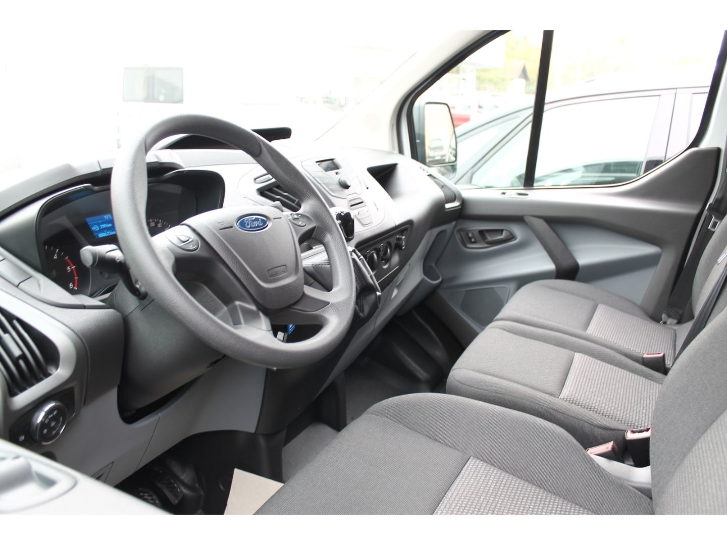 Fahrzeugabbildung Ford Transit Custom 270 L1 City Light AHK Klima Sicht