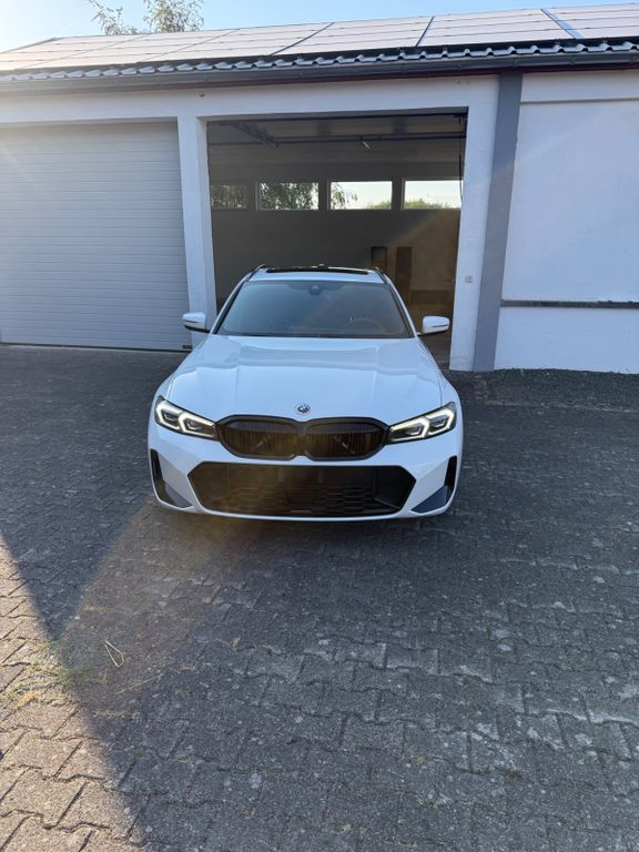 Image of BMW 330