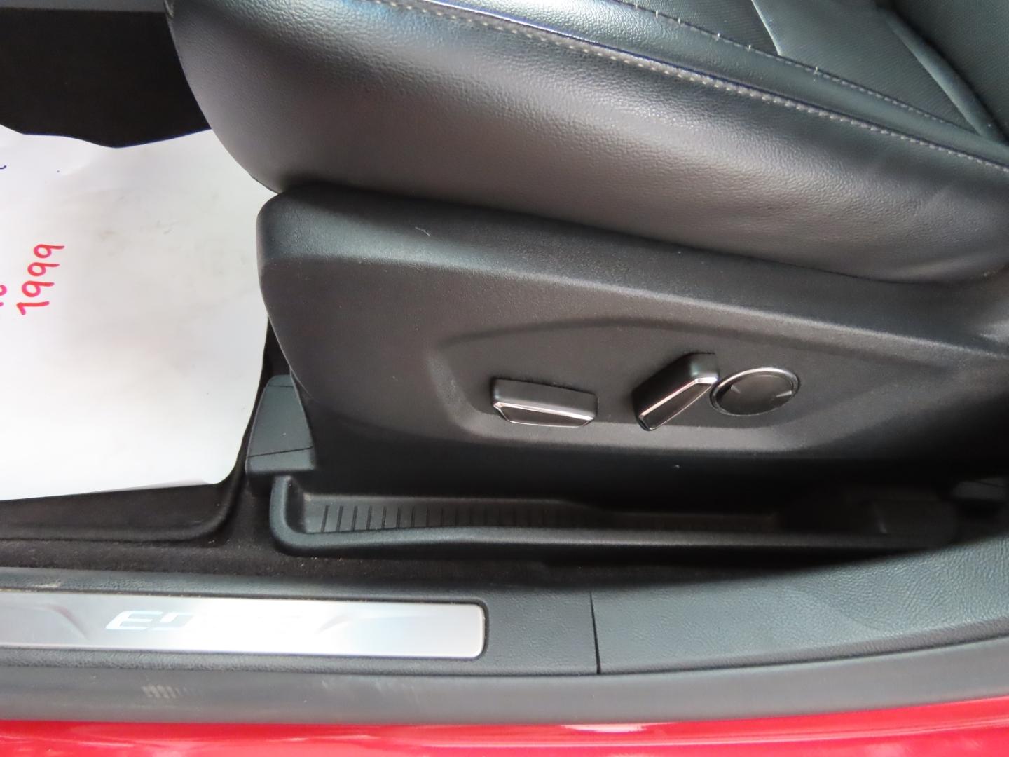 Ford Edge Titanium 1.Hd*Matrix*B&O*Navi*Kam*ACC*AHK