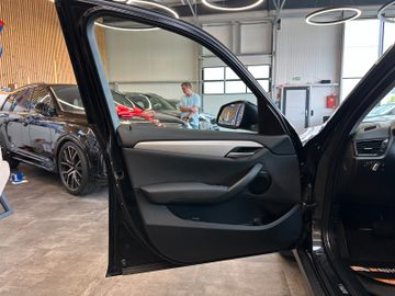 BMW X1 sDrive *TÜV0928*VOLL-LEDER*NAVI*PDC*2-ZONEN*