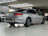 Volkswagen Arteon 2.0 TDI PANO/AHK/NAVI/ACC/HUD/SHZ/MATRIX - Volkswagen Arteon mit Diesel-Antrieb: Ambiente-Beleuchtung