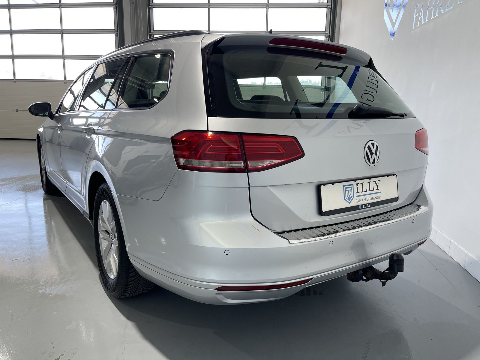 Fahrzeugabbildung Volkswagen Passat Variant 2.0 TDI Trendline*AHK*ACC*Navi*
