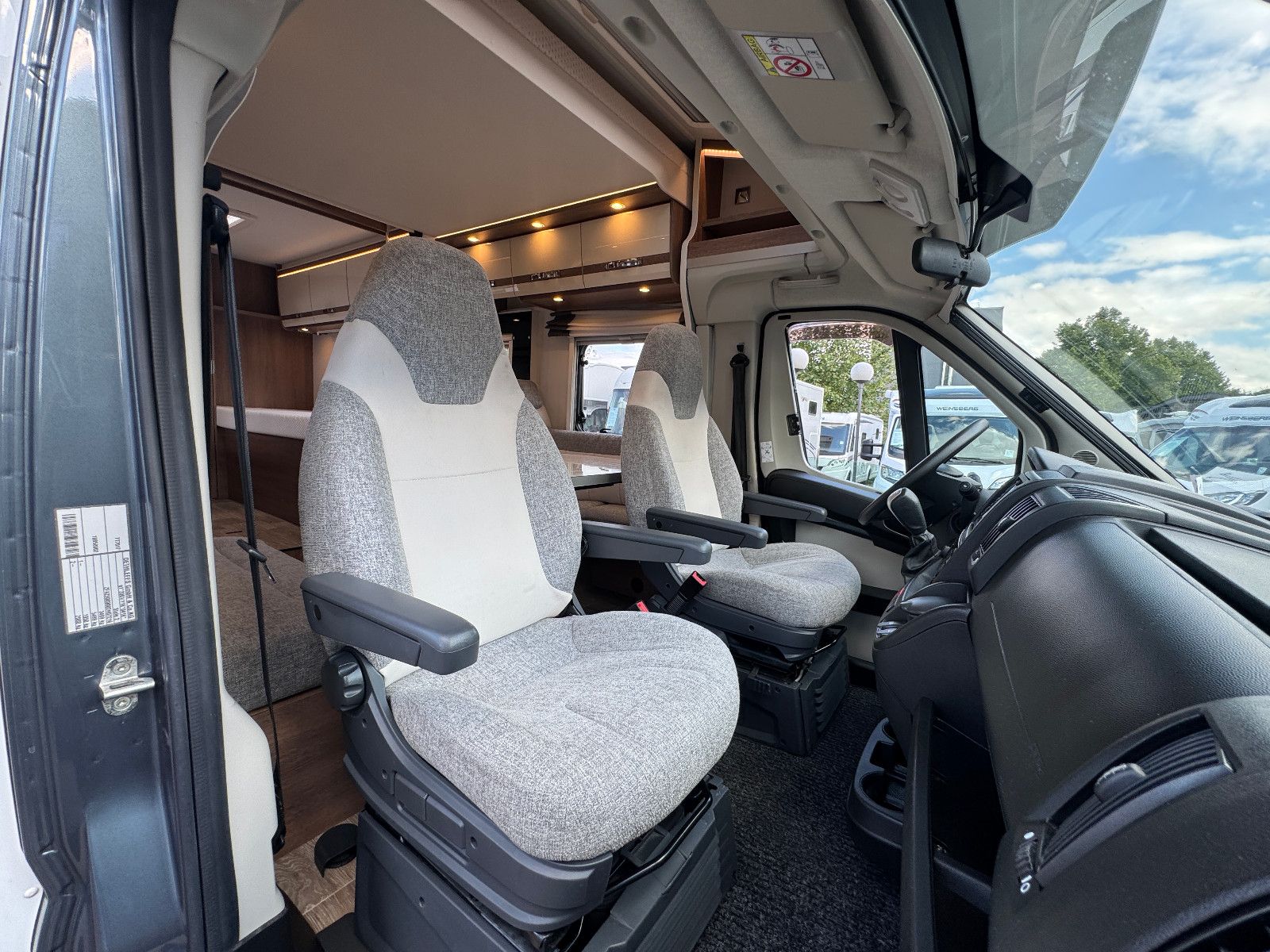 Fahrzeugabbildung Dethleffs Trend T 7017 AUTOMATIK FIAT EBL HUBBETT HECKBAD