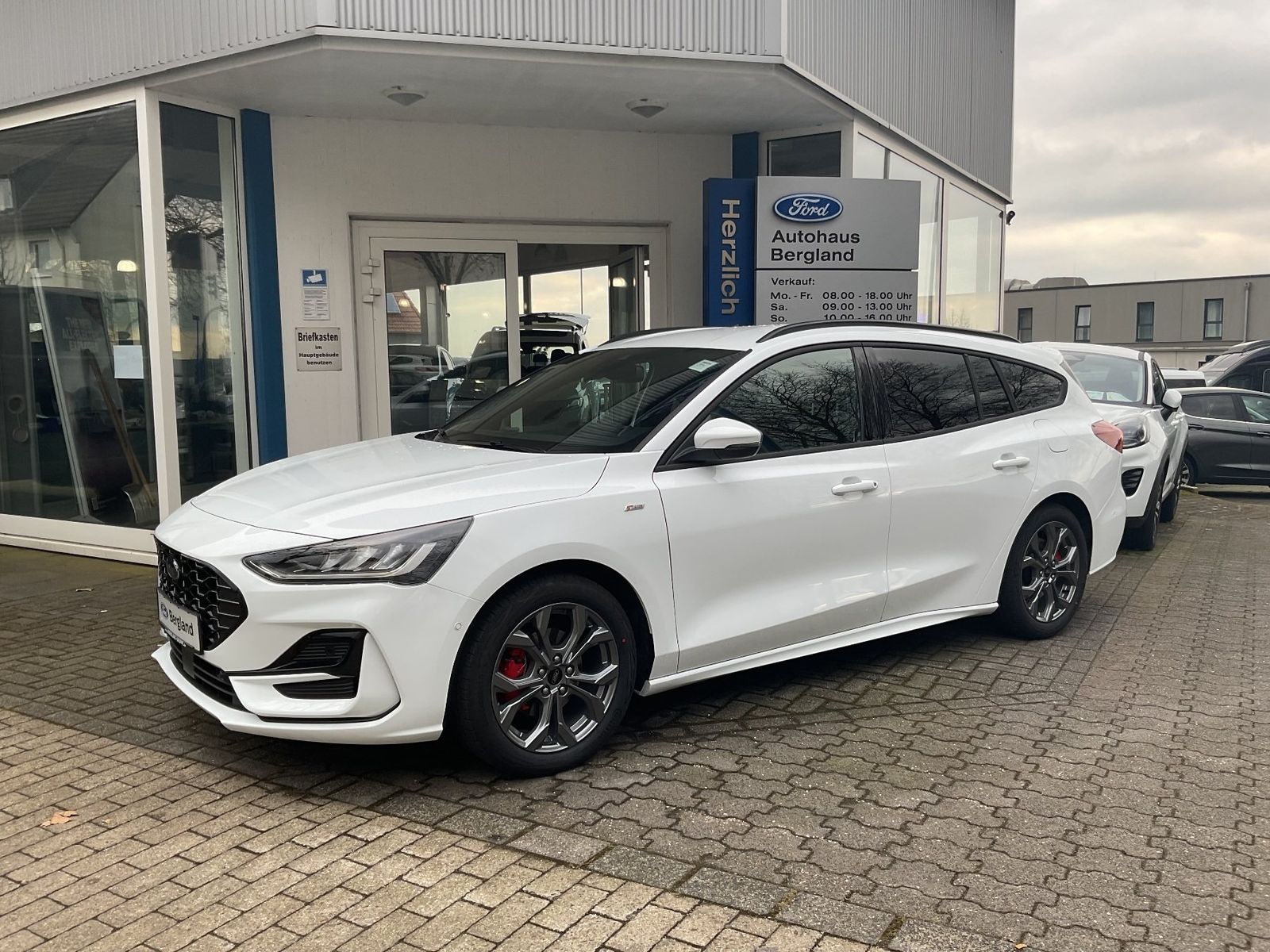 Ford Focus ST-Line Turnier LED*NAVI*RFK