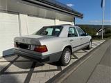 Mercedes-Benz E 230 - Mercedes E 230 mit Schiebedach