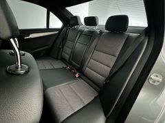 MERCEDES-BENZ C 200 CDI / AMG-LINE / NUR 67.tKM / 1.HD /