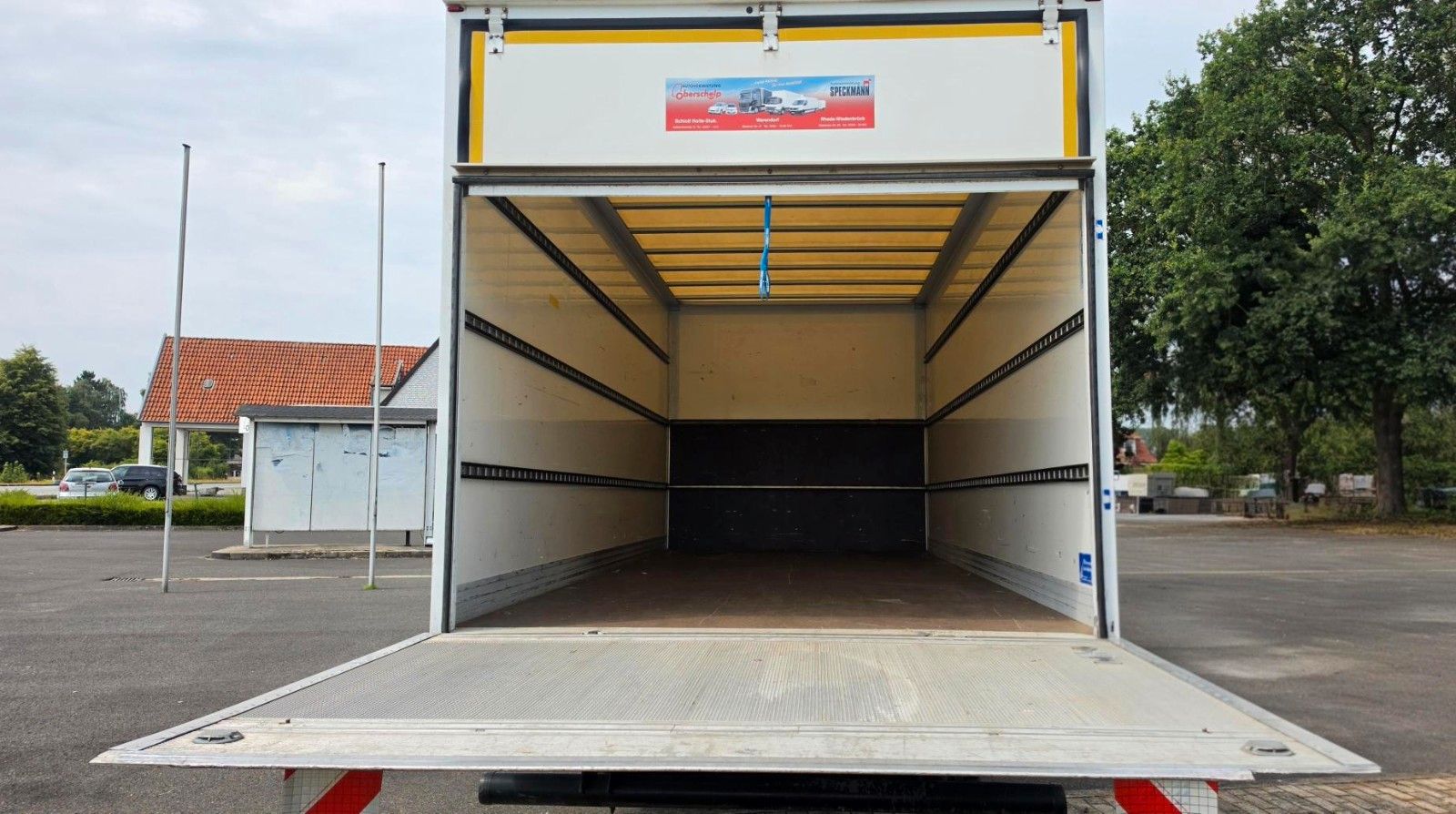 Fahrzeugabbildung Mercedes-Benz Atego 818 L Koffer LBW