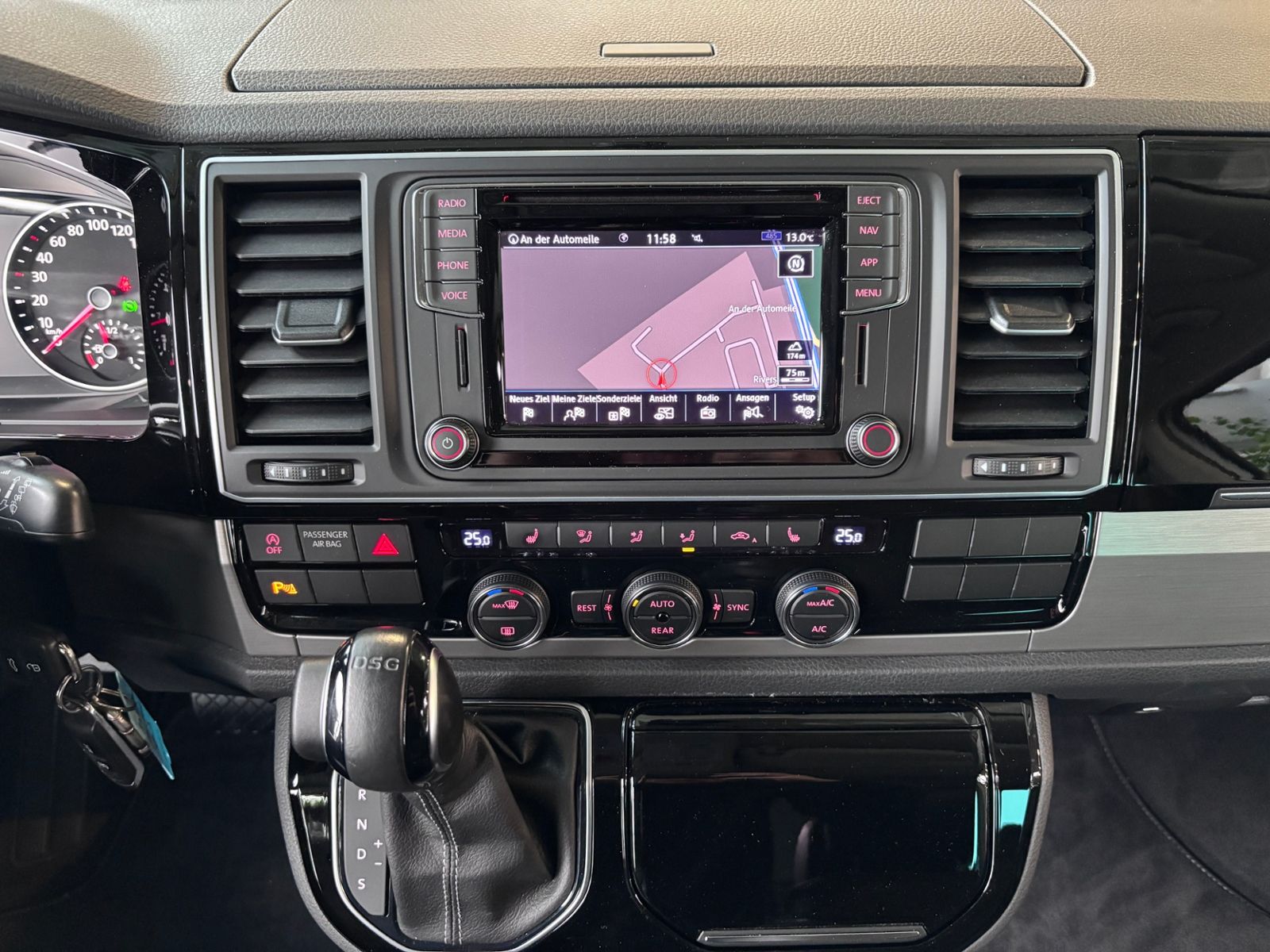 Fahrzeugabbildung Volkswagen T6 Multivan Generation Six LED NAVI STANDHZ