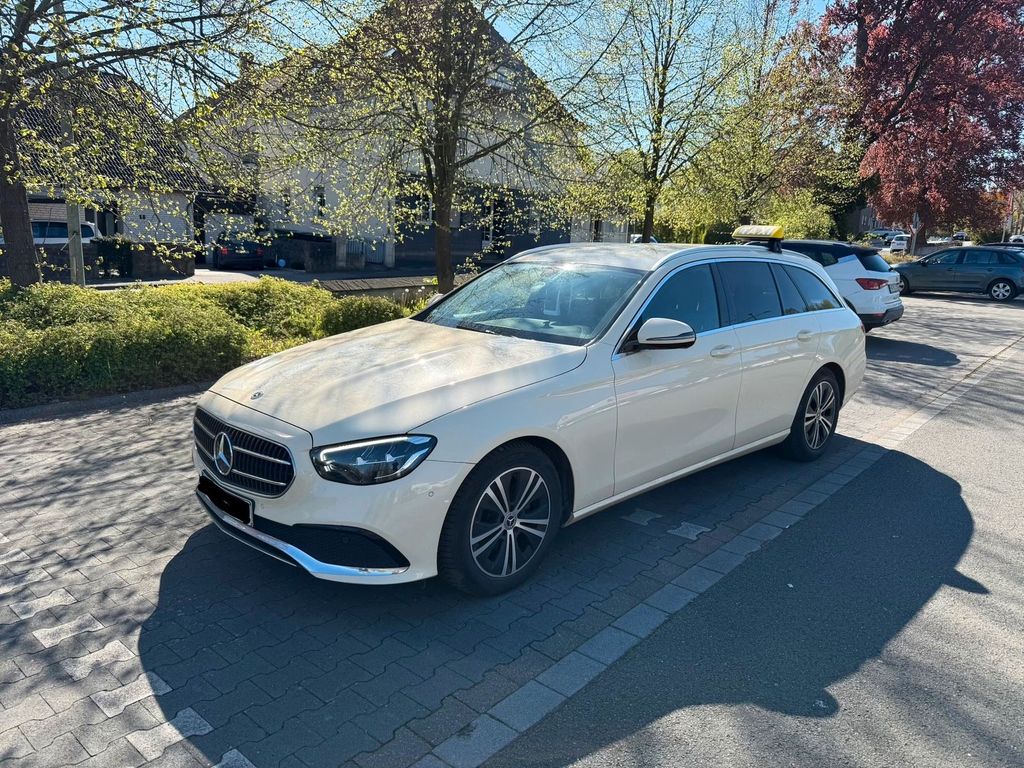 Image of Mercedes-Benz E 220