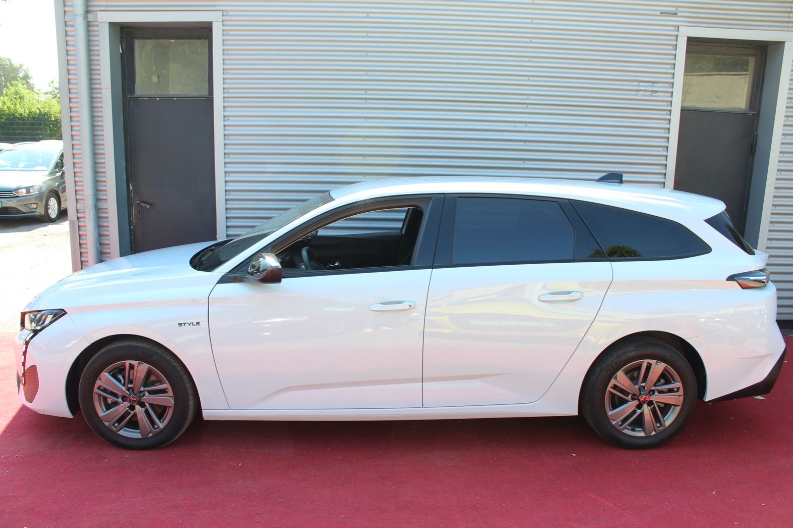 Peugeot 308 SW 1.2 PureTech 130 AUTOMATIK KLIMA NAVI PDC imagem 2