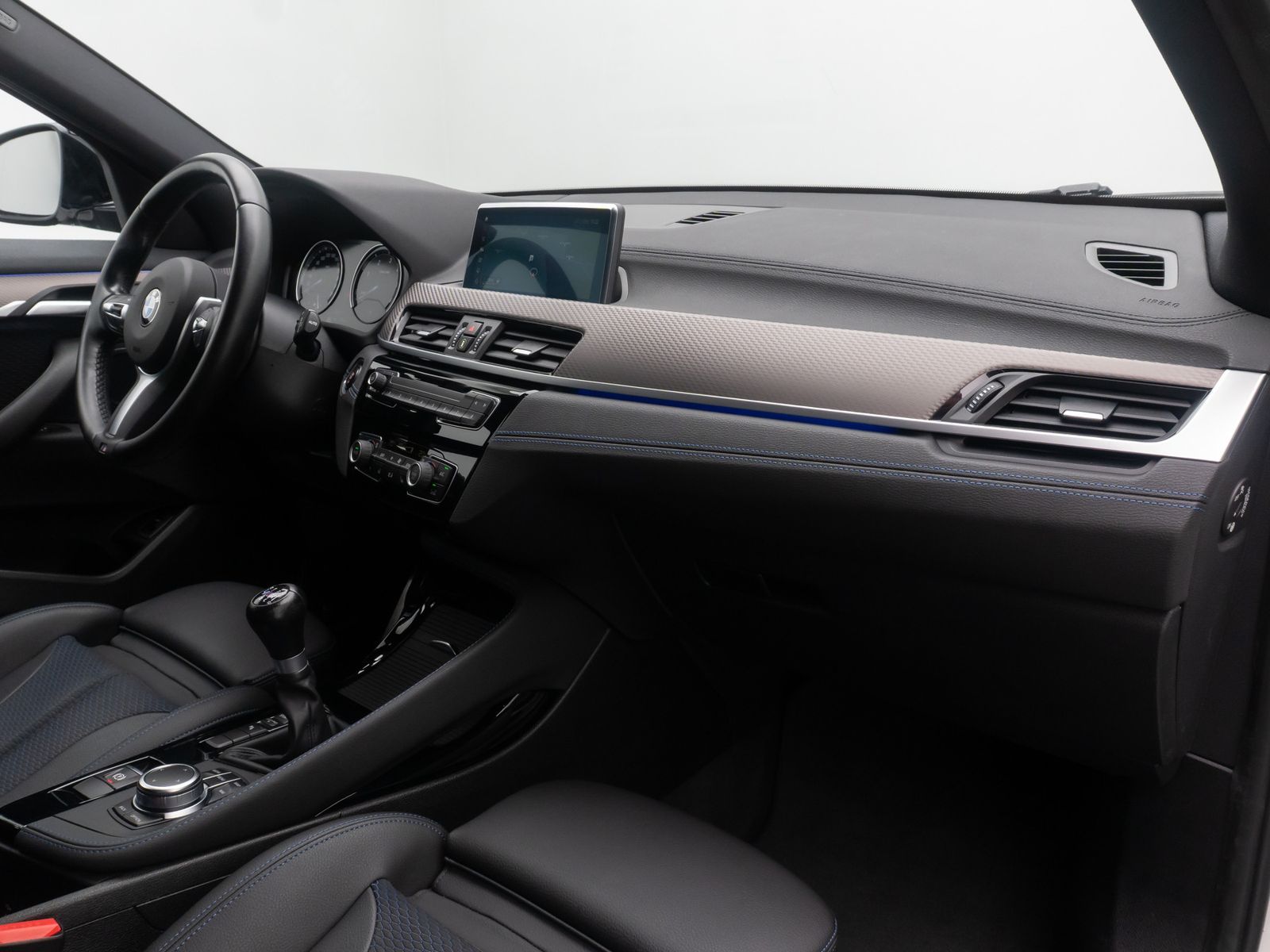 Fahrzeugabbildung BMW X2 sD18d M Sport DAB Kamera LED ParkAss Navi 19"