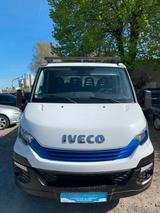 Iveco Daily Pritsche Doppelkabine 7 Sitzer - Iveco Diesel Abschleppwagen