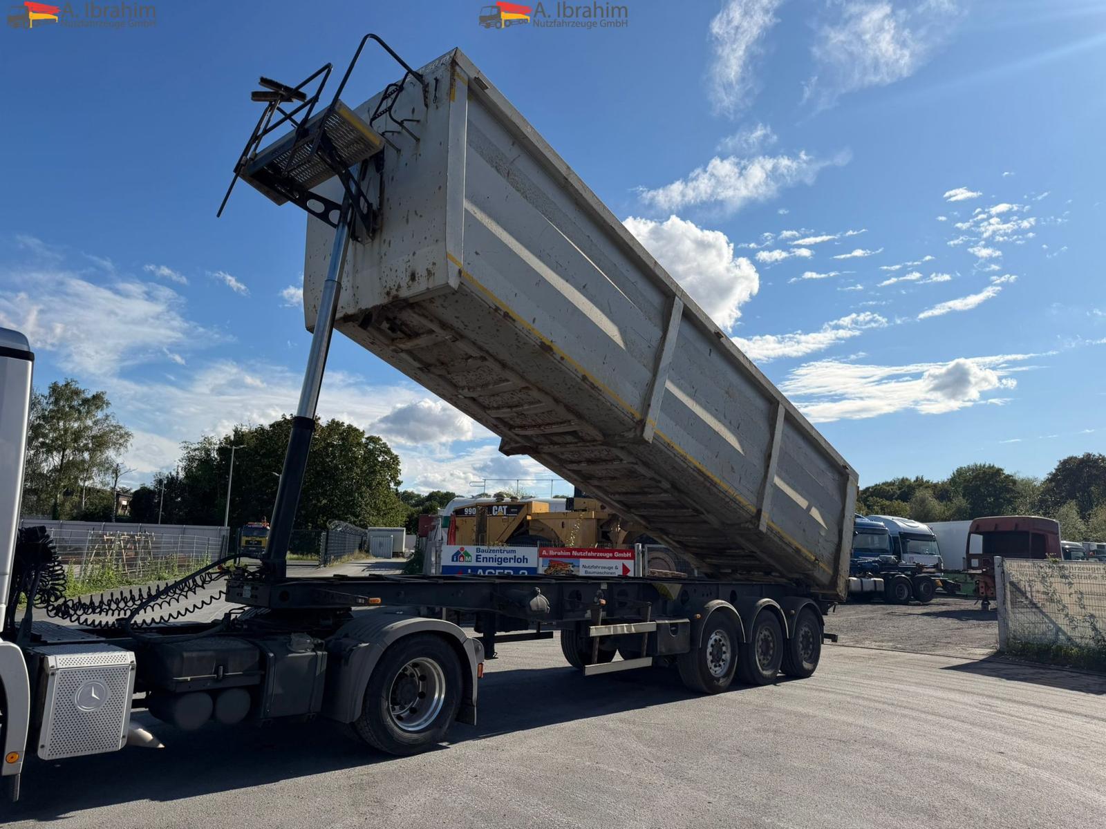 Wielton NW-3 50 cbm Stahlmulde SAF Achsen Scheibenbremse