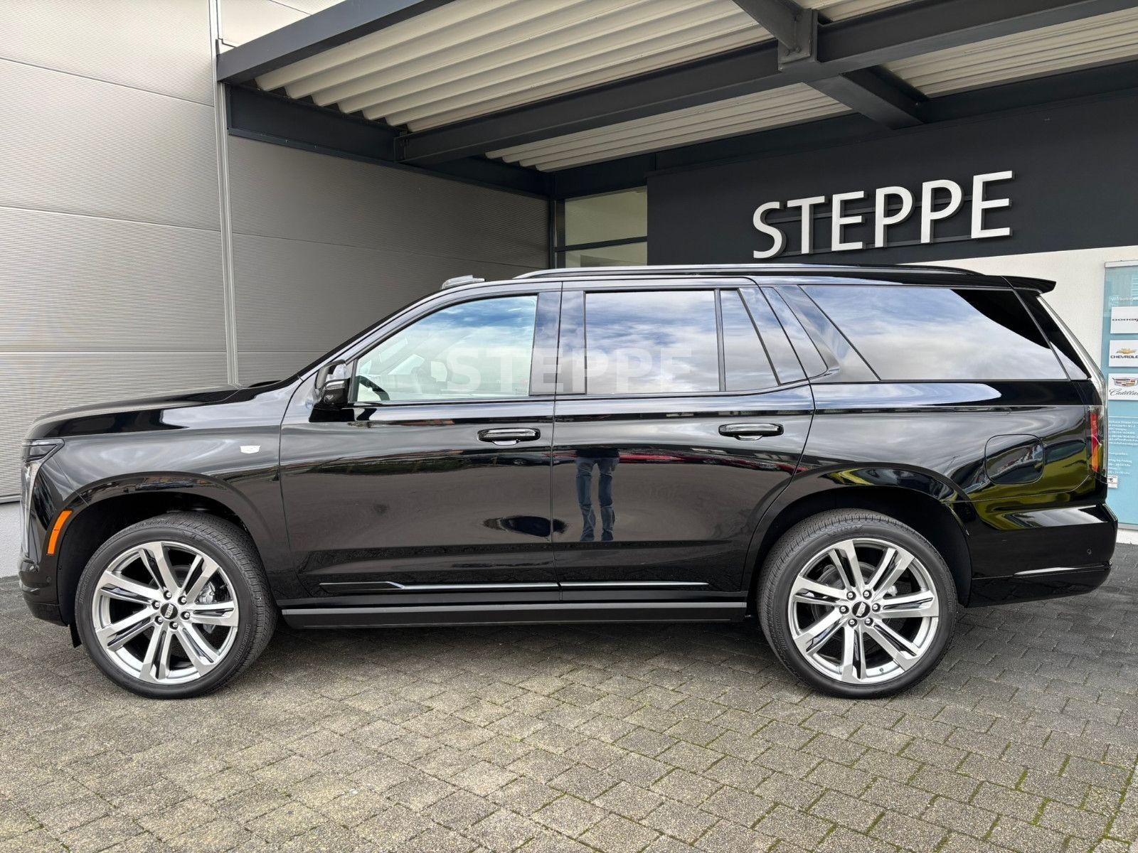 Cadillac Escalade FACELIFT MY26 6.2 V8 Sport Platinum 24"