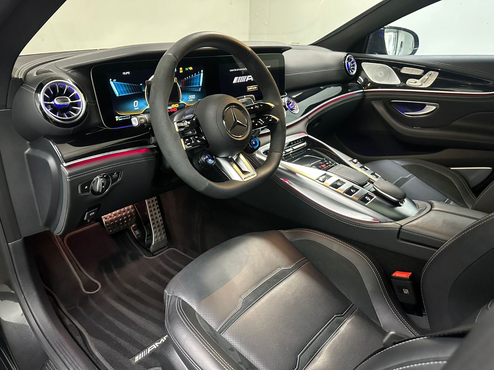 Fahrzeugabbildung Mercedes-Benz GT 63  S E Performance *SHD*CARBON HECKS*HEADUP*